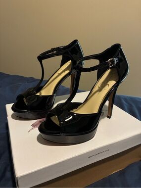 Jessica Simpson Black Patent T-Strap Platform Peep-Toe Heels
